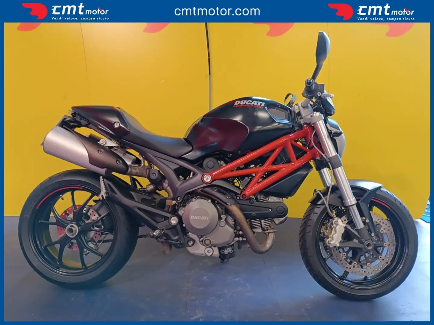 Ducati Monster 796 - 1
