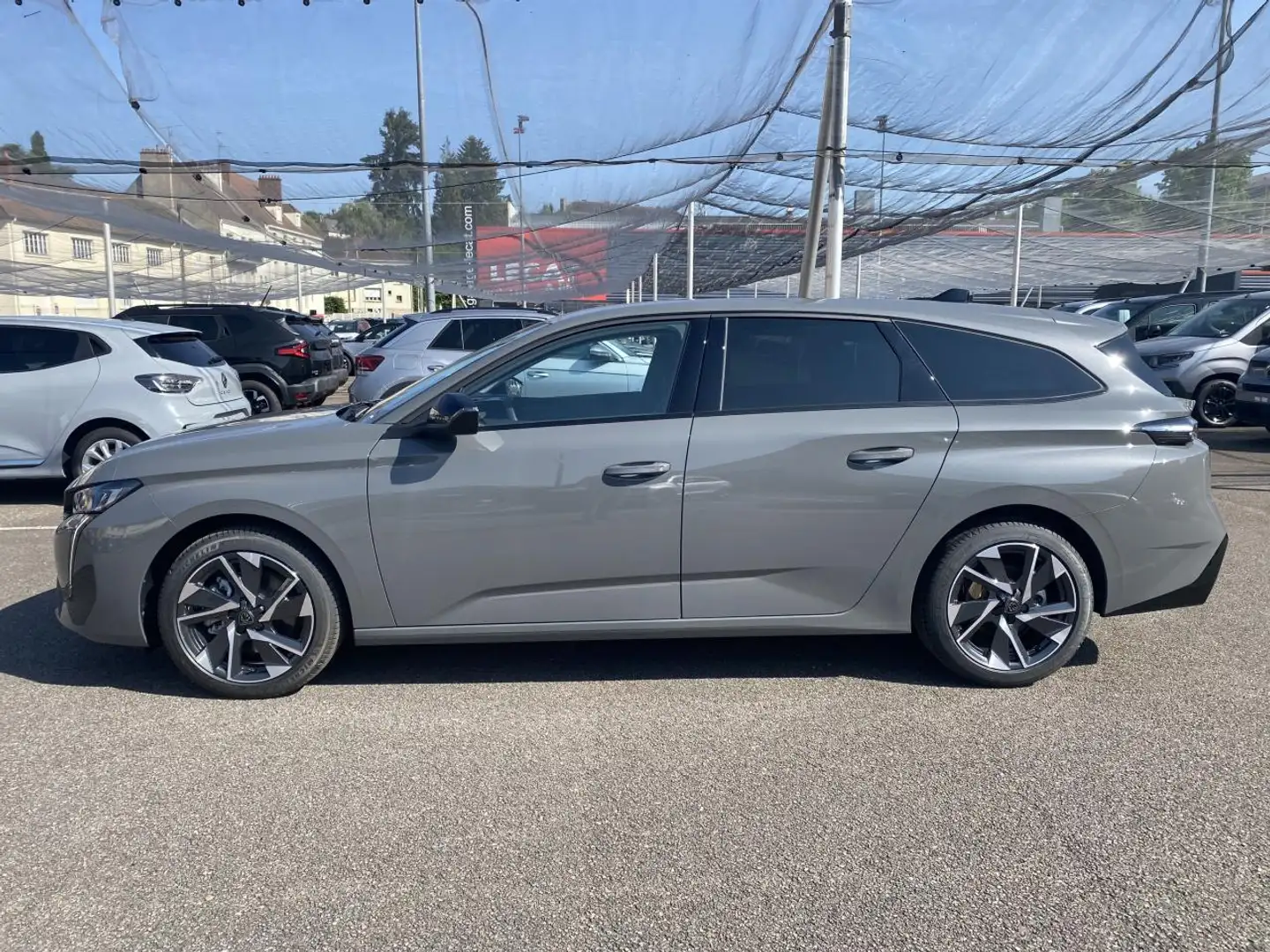 Peugeot 308 III 1.5 BlueHDi S\u0026S 130 EAT8 Allure PACK ACCES / CONFORT Gris - 2