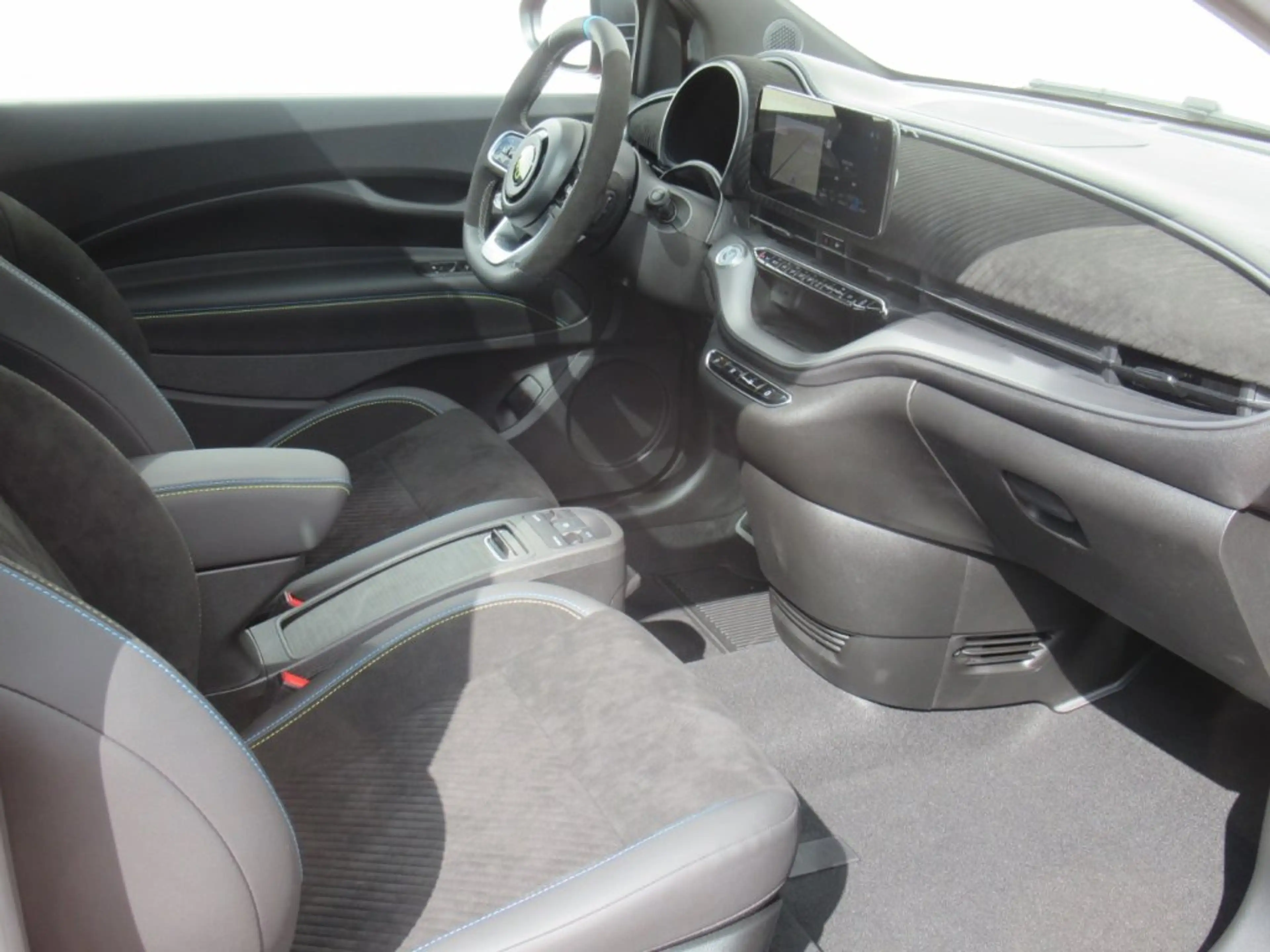 Abarth 500e HB TURISMO **AKTION** — photo 9