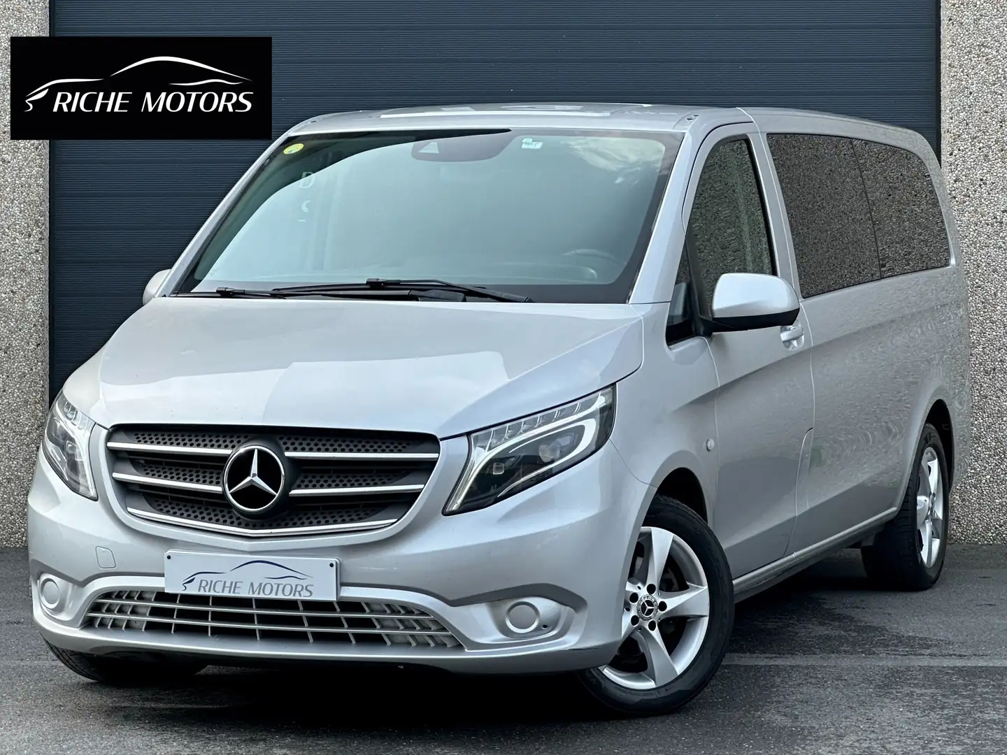 Mercedes-Benz Vito 114 CDI Tourer L3 / 8 places / Cuir / GPS / TVA Zilver - 1