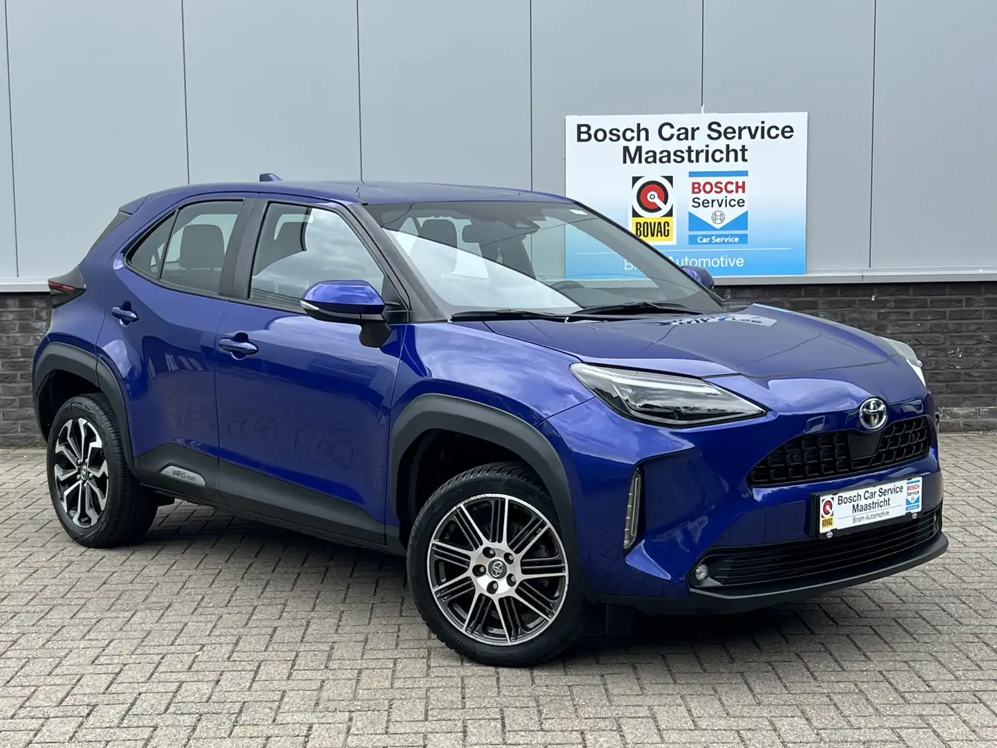 Toyota Yaris Cross 1.5 VVT-I | NAVI | Carplay | Full LED | Winter-pak Blauw - 2