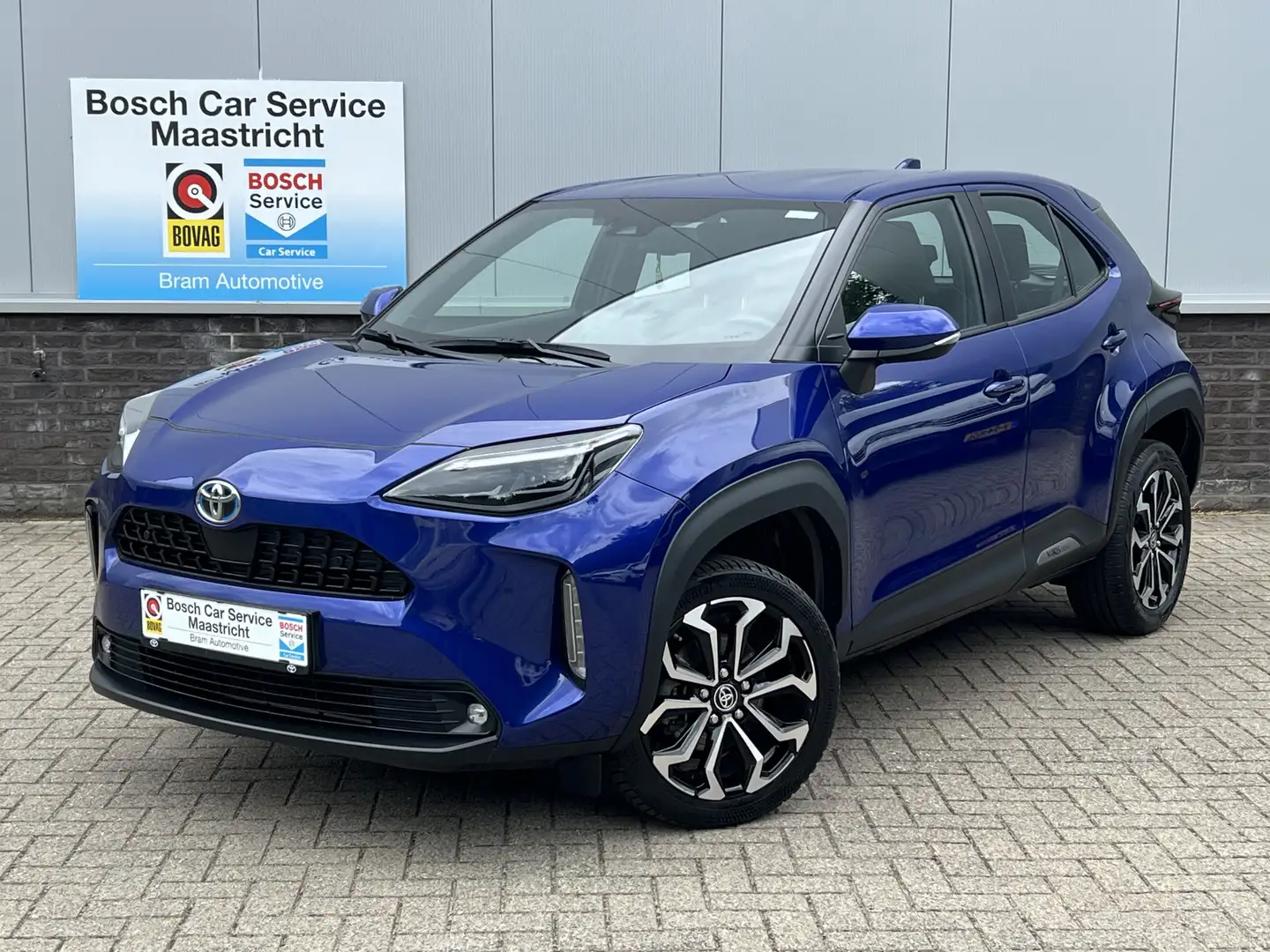 Toyota Yaris Cross 1.5 VVT-I | NAVI | Carplay | Full LED | Winter-pak Blauw - 1