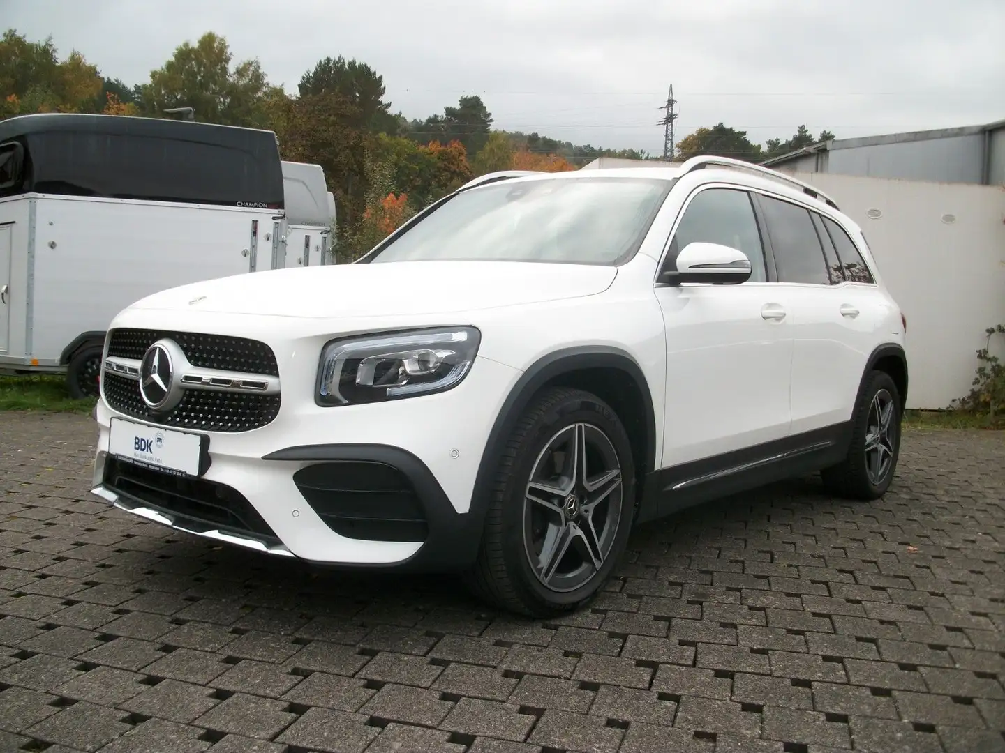 Mercedes-Benz GLB 200 AMG-LINE , AHK , Ambiente , Weiß - 1