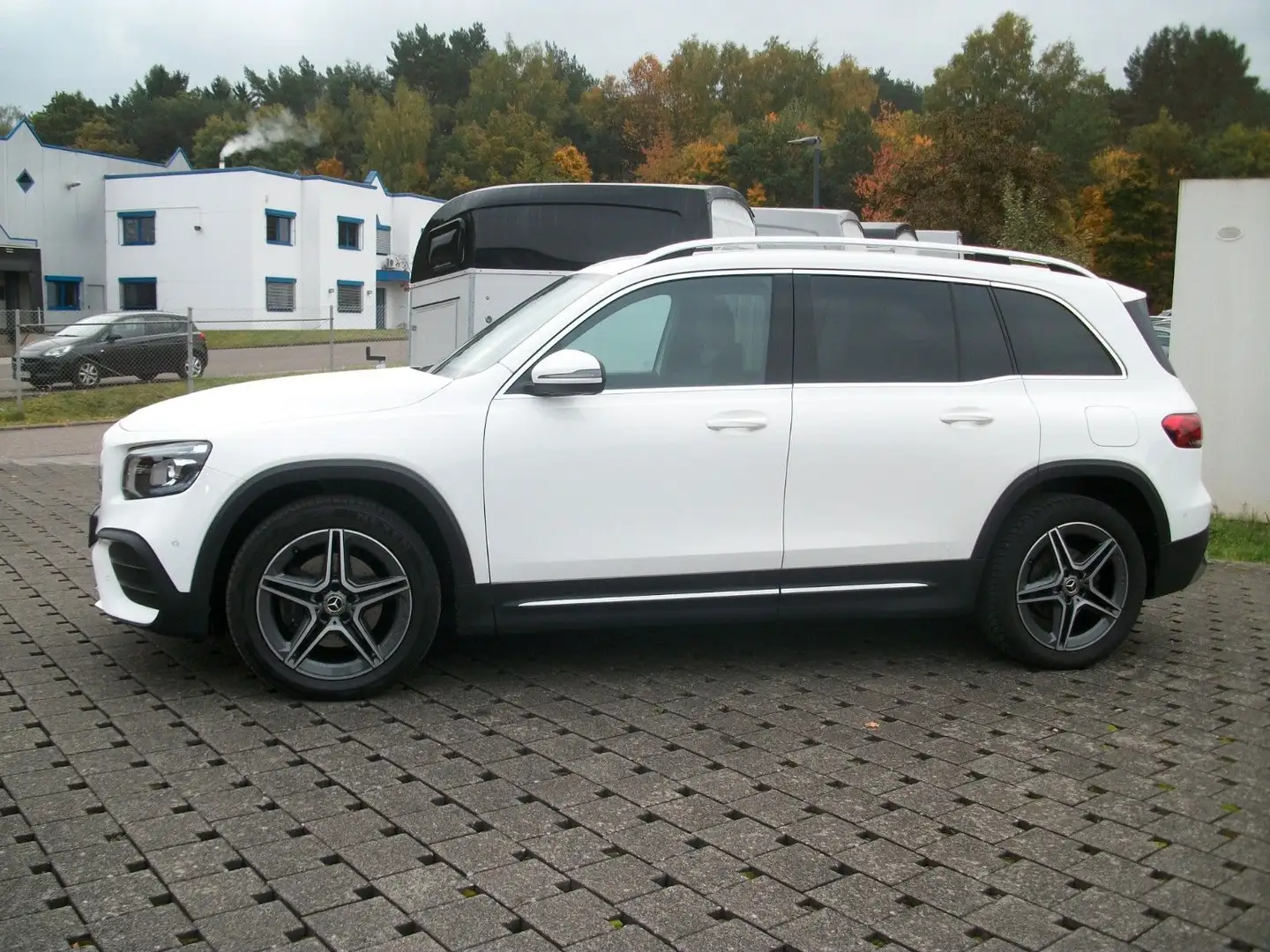 Mercedes-Benz GLB 200 AMG-LINE , AHK , Ambiente , Weiß - 2