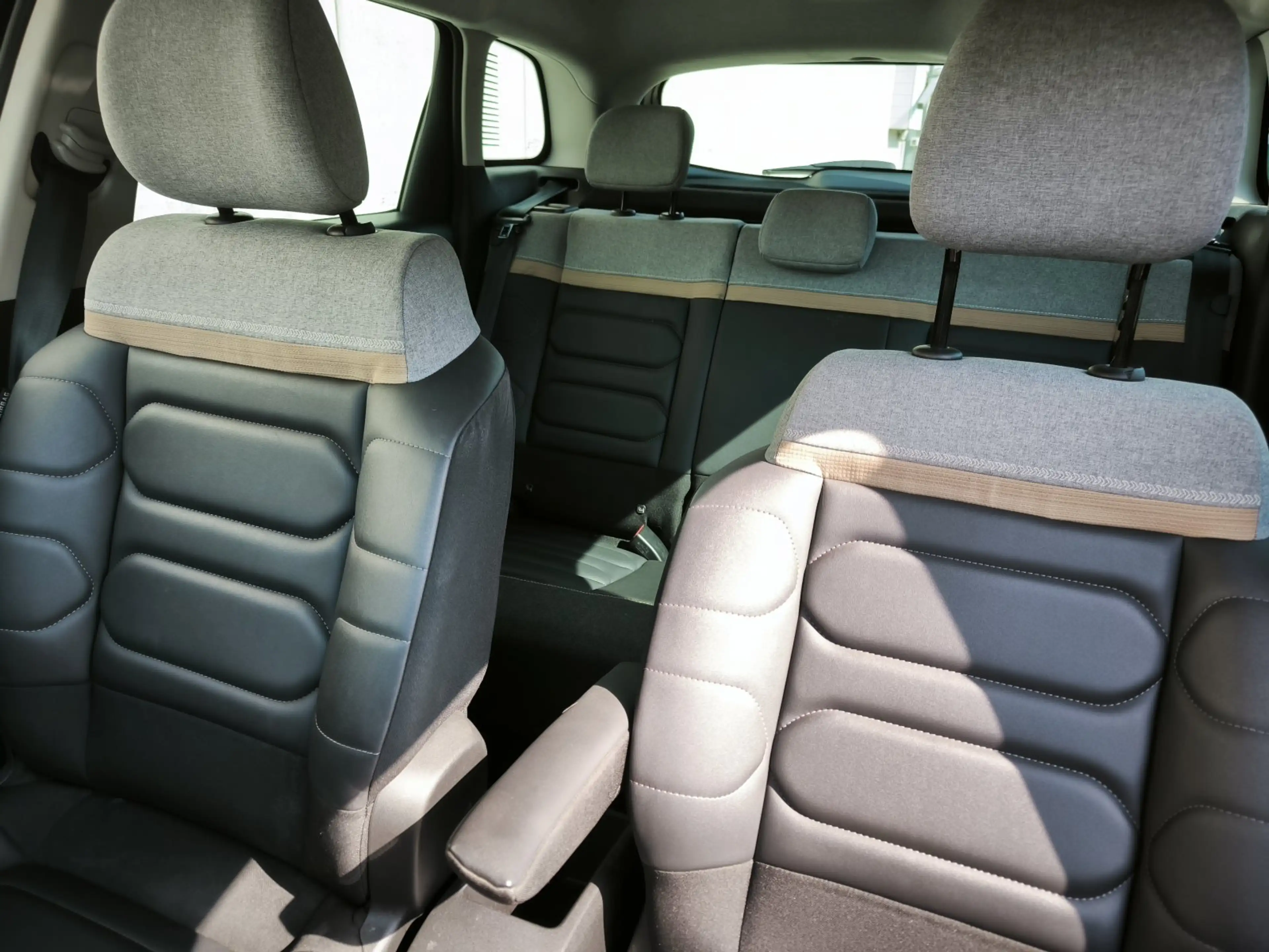Citroen C3 Aircross Feel Pack Leder CarPlay LED Kamera — photo 11