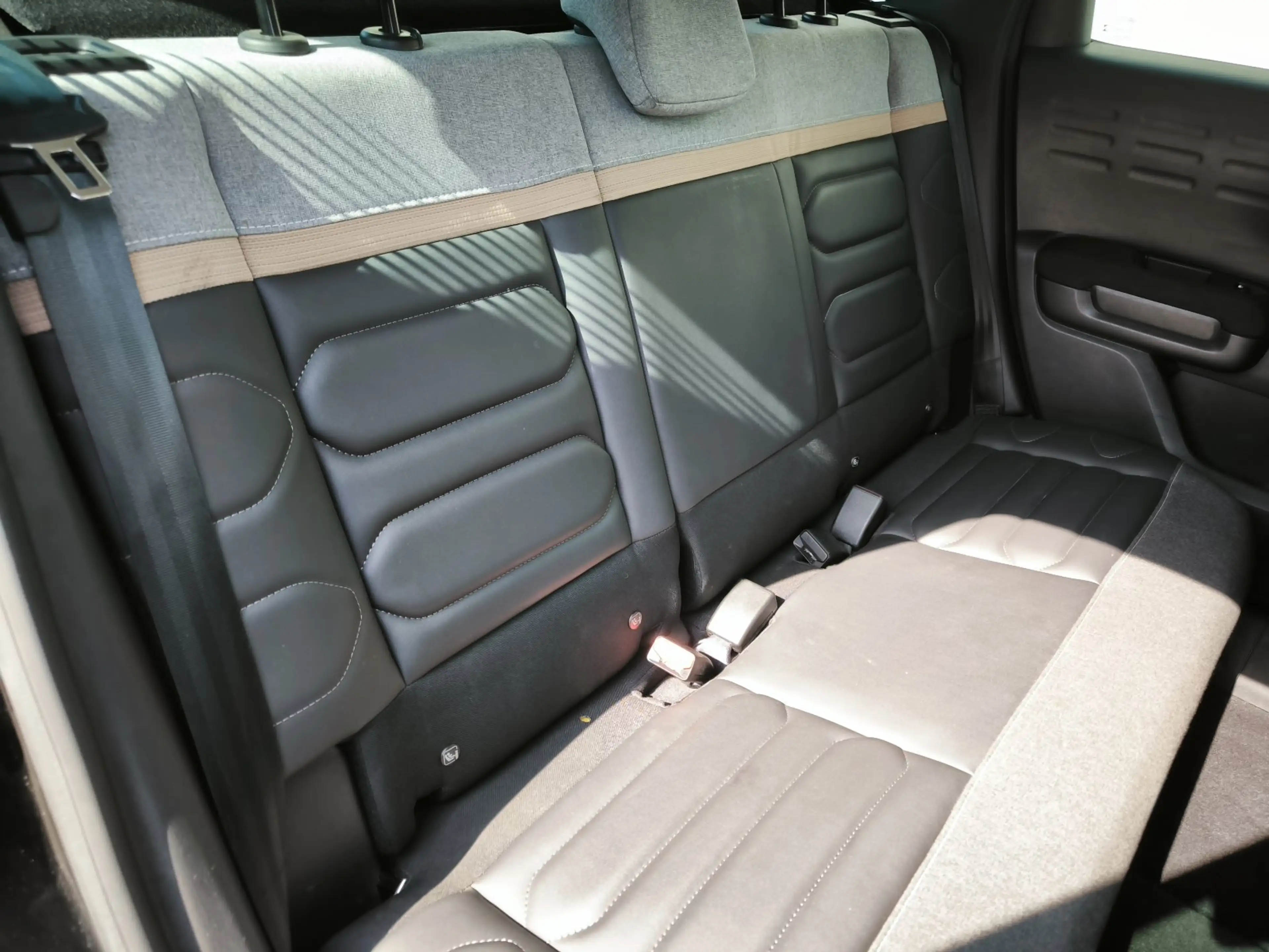 Citroen C3 Aircross Feel Pack Leder CarPlay LED Kamera — photo 13