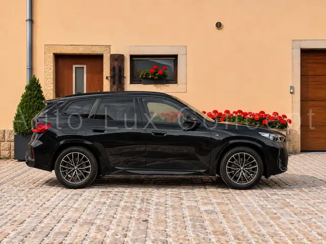 BMW X1 view 3