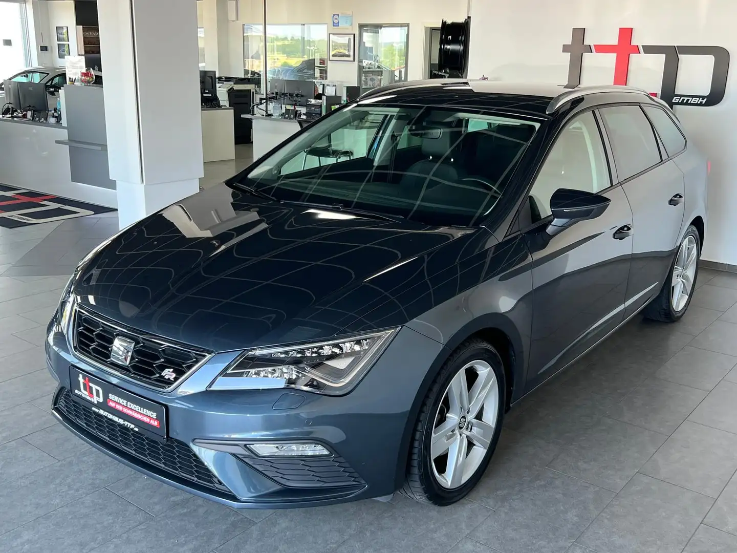 SEAT Leon ST 1.5 TSI FR Navi LED Sitzheizung PDC Grigio - 2