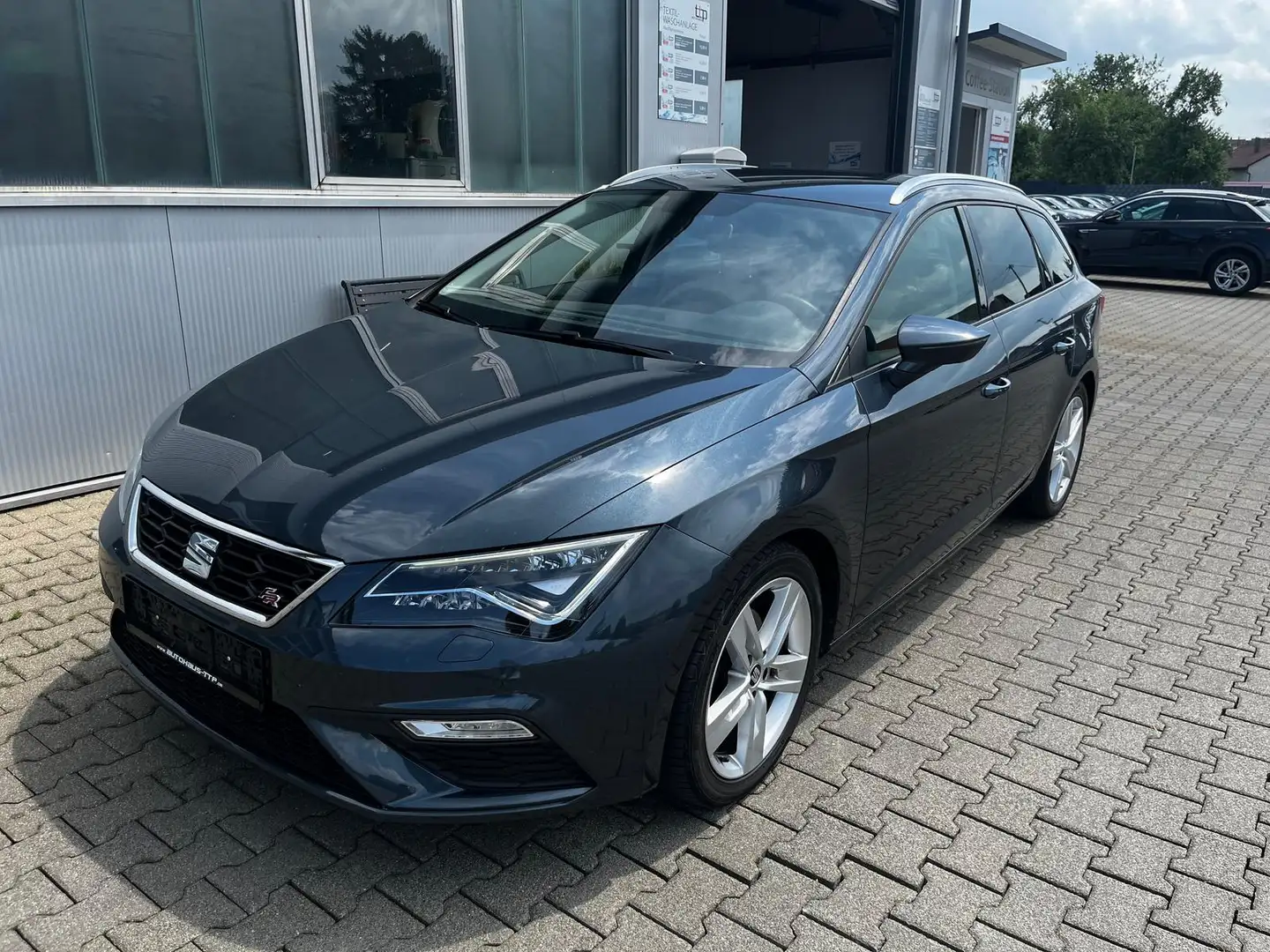 SEAT Leon ST 1.5 TSI FR Navi LED Sitzheizung PDC Gris - 1