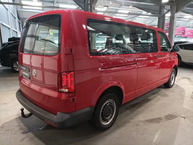 Volkswagen Transporter view 5