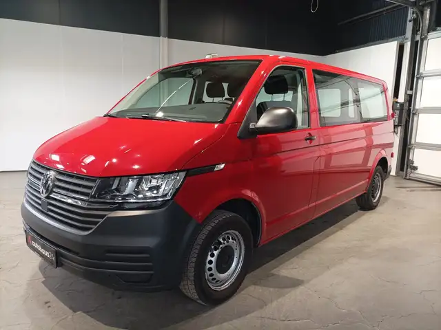 Volkswagen Transporter view 3