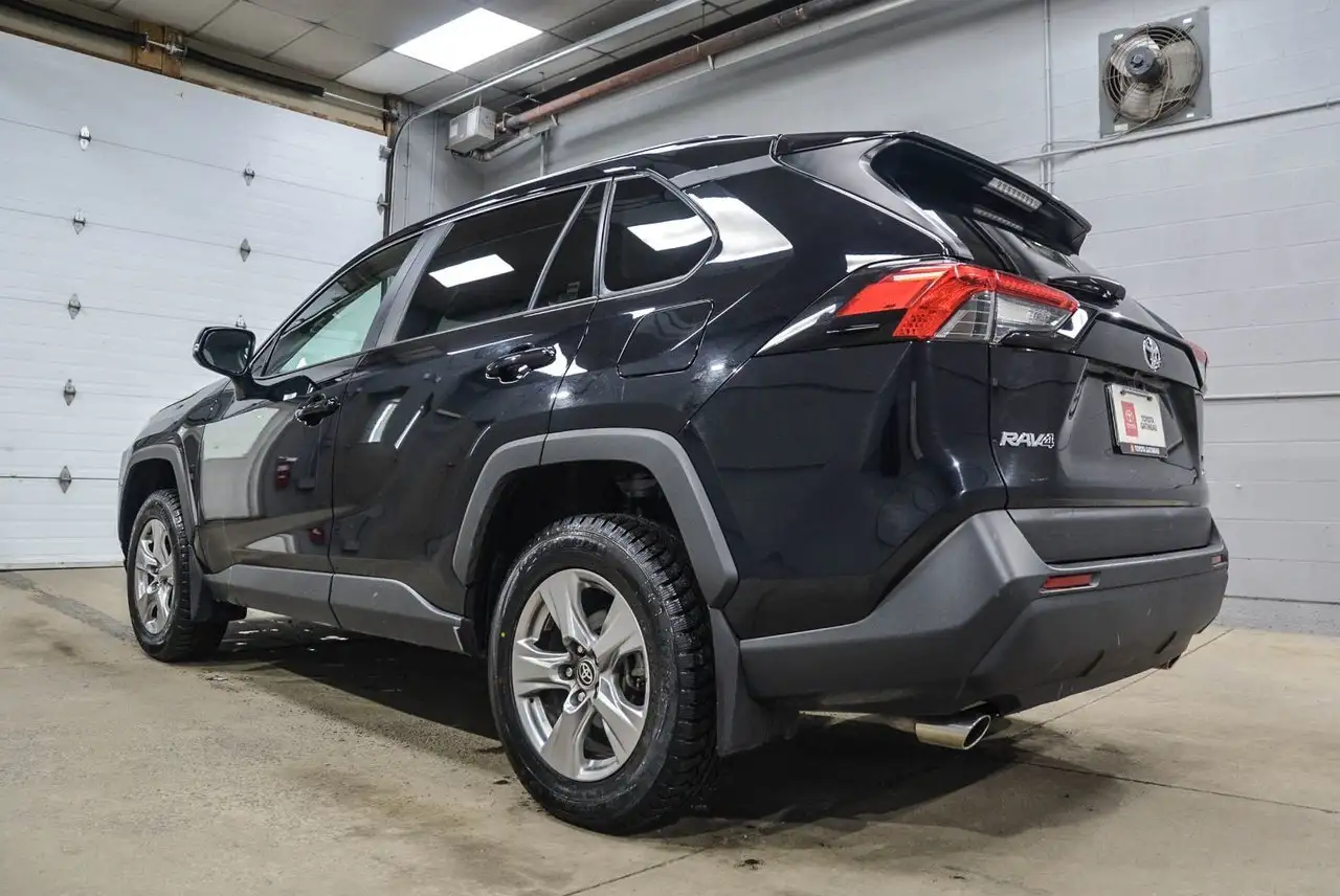 Toyota RAV 4 снимка Toyota RAV 4
