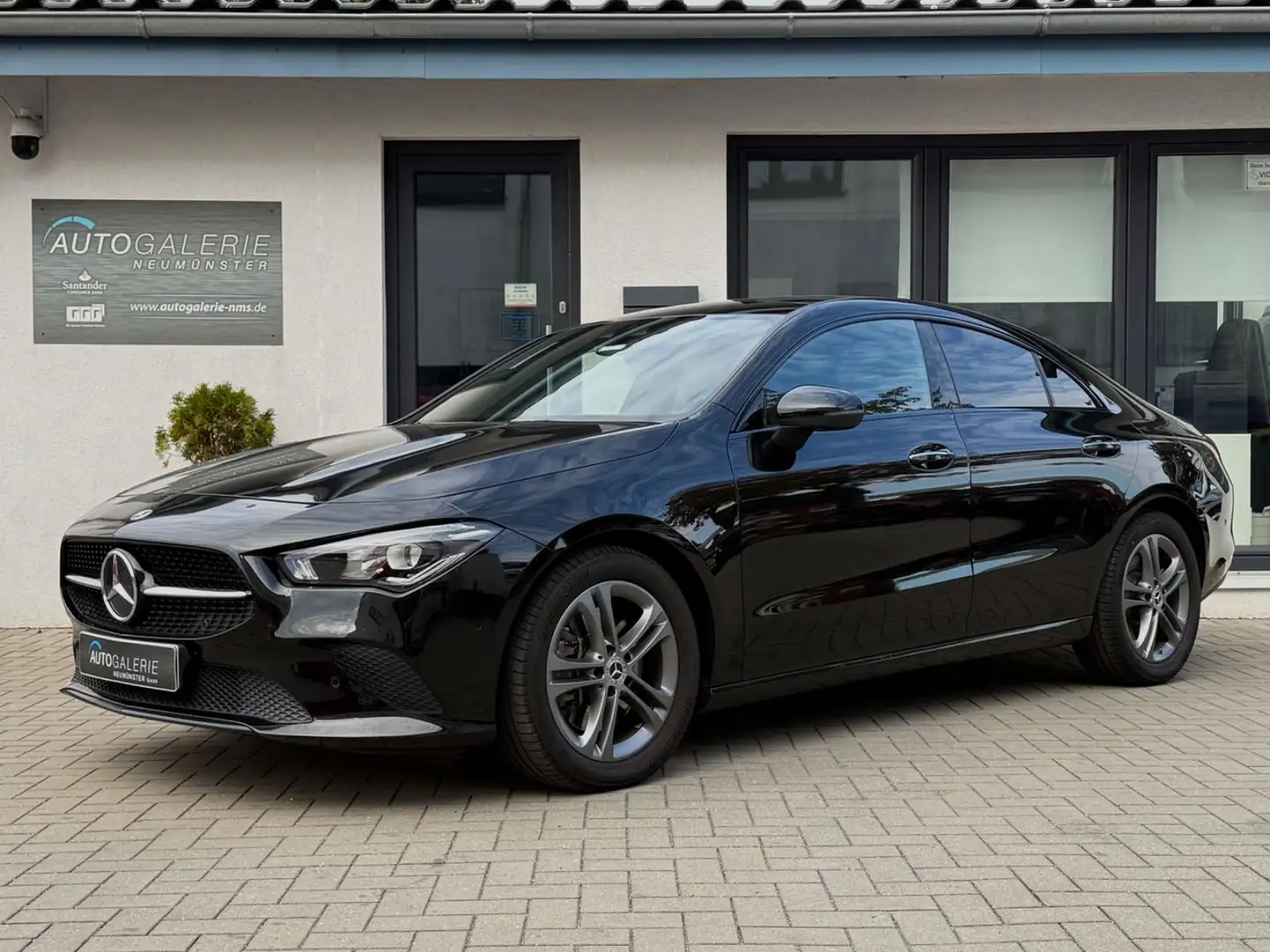 Mercedes-Benz CLA 250 Lim.°Keyless°Pano°LED°Night°ACC Schwarz - 1