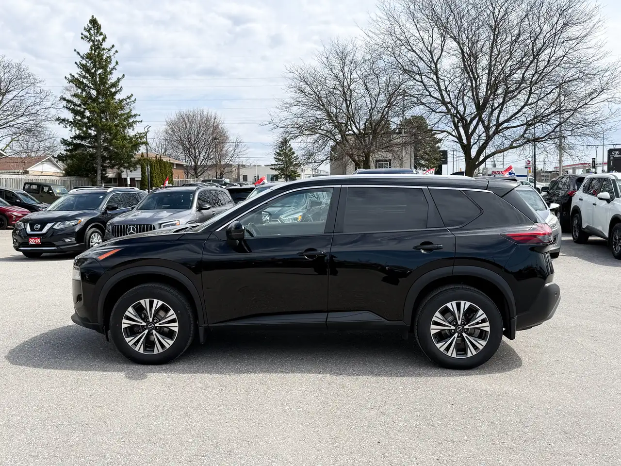 Nissan Rogue снимка Nissan Rogue