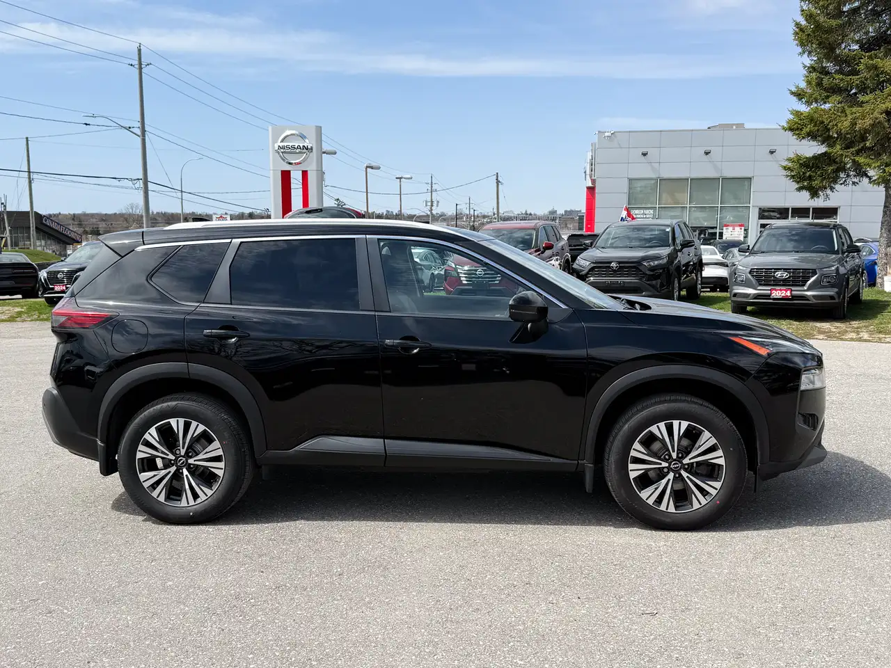 Nissan Rogue снимка Nissan Rogue