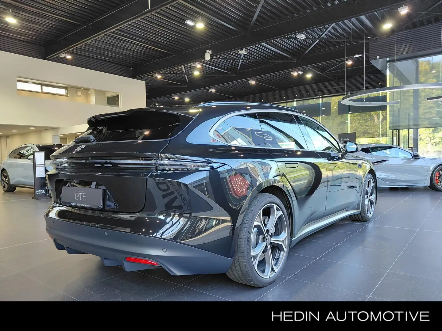 NIO ET5 Touring Long Range First Edition Чёрный - 2