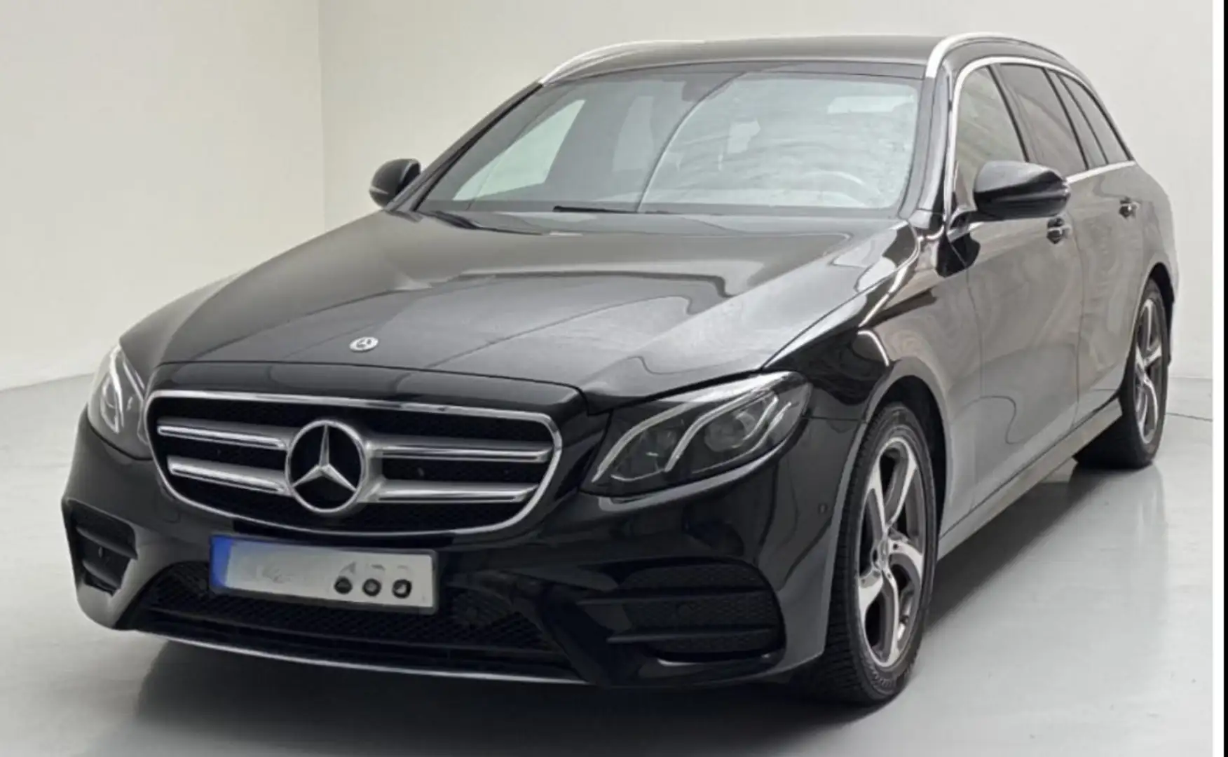 Mercedes-Benz E 220 d T 9G-TRONIC AMG Line - 1