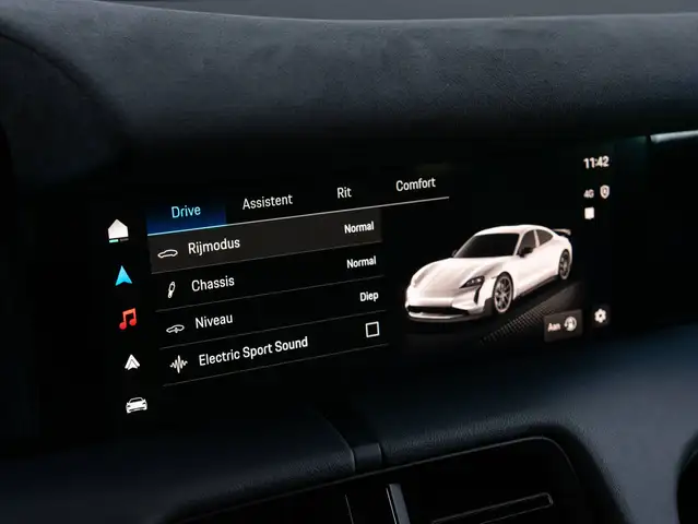 Porsche Taycan view 28