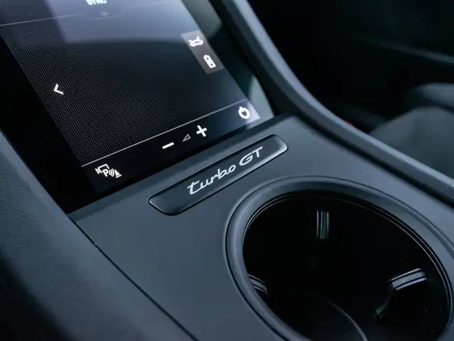 Porsche Taycan view 16