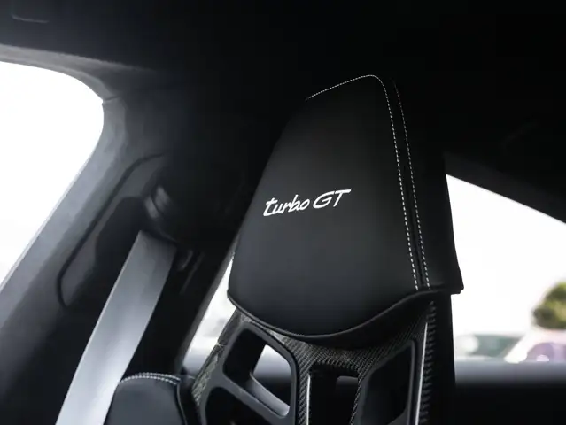 Porsche Taycan view 14