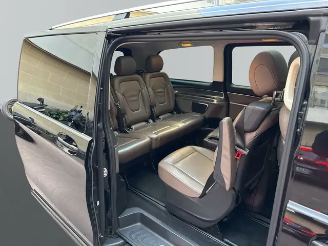 Mercedes-Benz V-Class view 11
