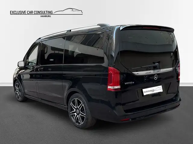 Mercedes-Benz V-Class view 4