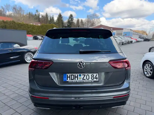 Volkswagen Tiguan view 6