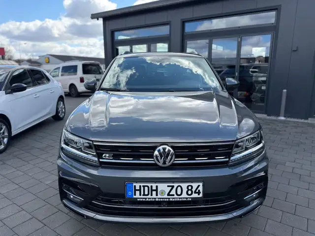 Volkswagen Tiguan view 2