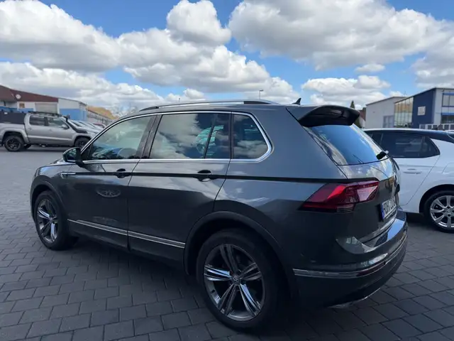 Volkswagen Tiguan view 5
