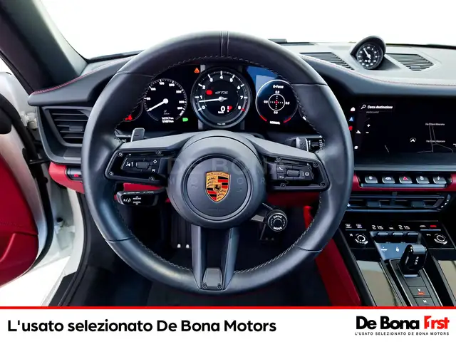 Porsche 911 view 11