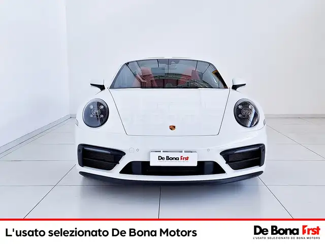 Porsche 911 view 2