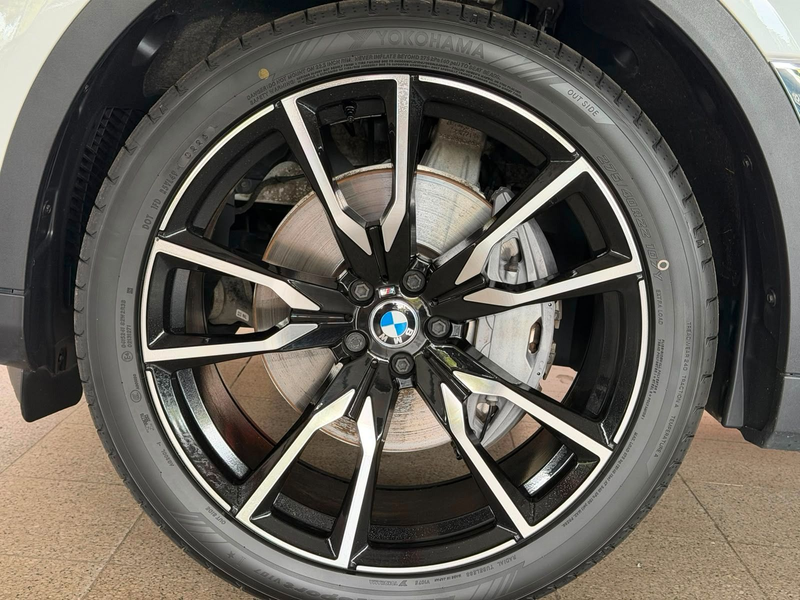 BMW X7 xDrive 40i*AHK+7-SITZE+360°+PANO+MEMORY — photo 10