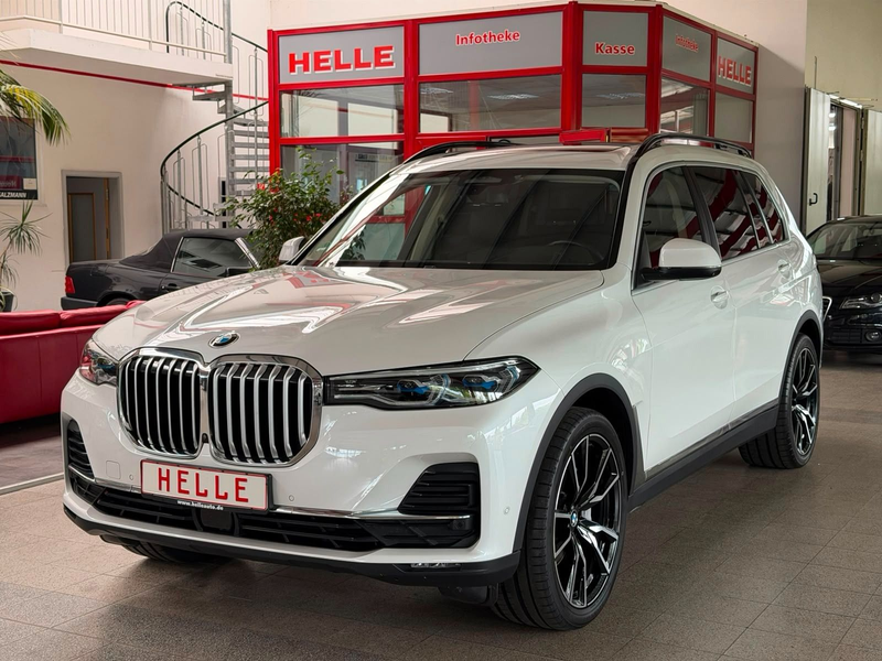 BMW X7 xDrive 40i*AHK+7-SITZE+360°+PANO+MEMORY
