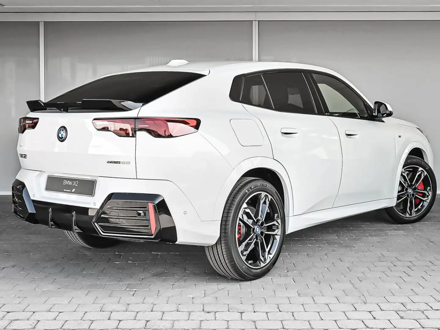BMW iX2 iX2 eDrive20 M Edition - NIEUW Blanc - 2