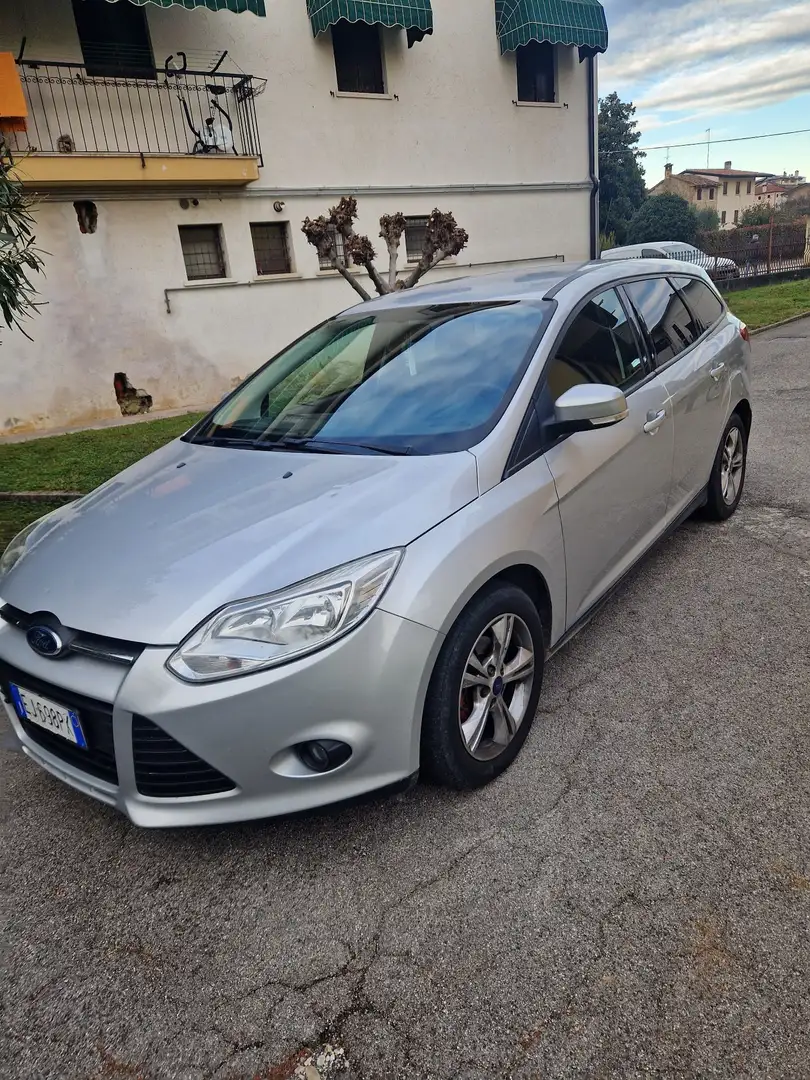 Ford Focus SW 1.6 tdci Titanium 115cv Grigio - 1