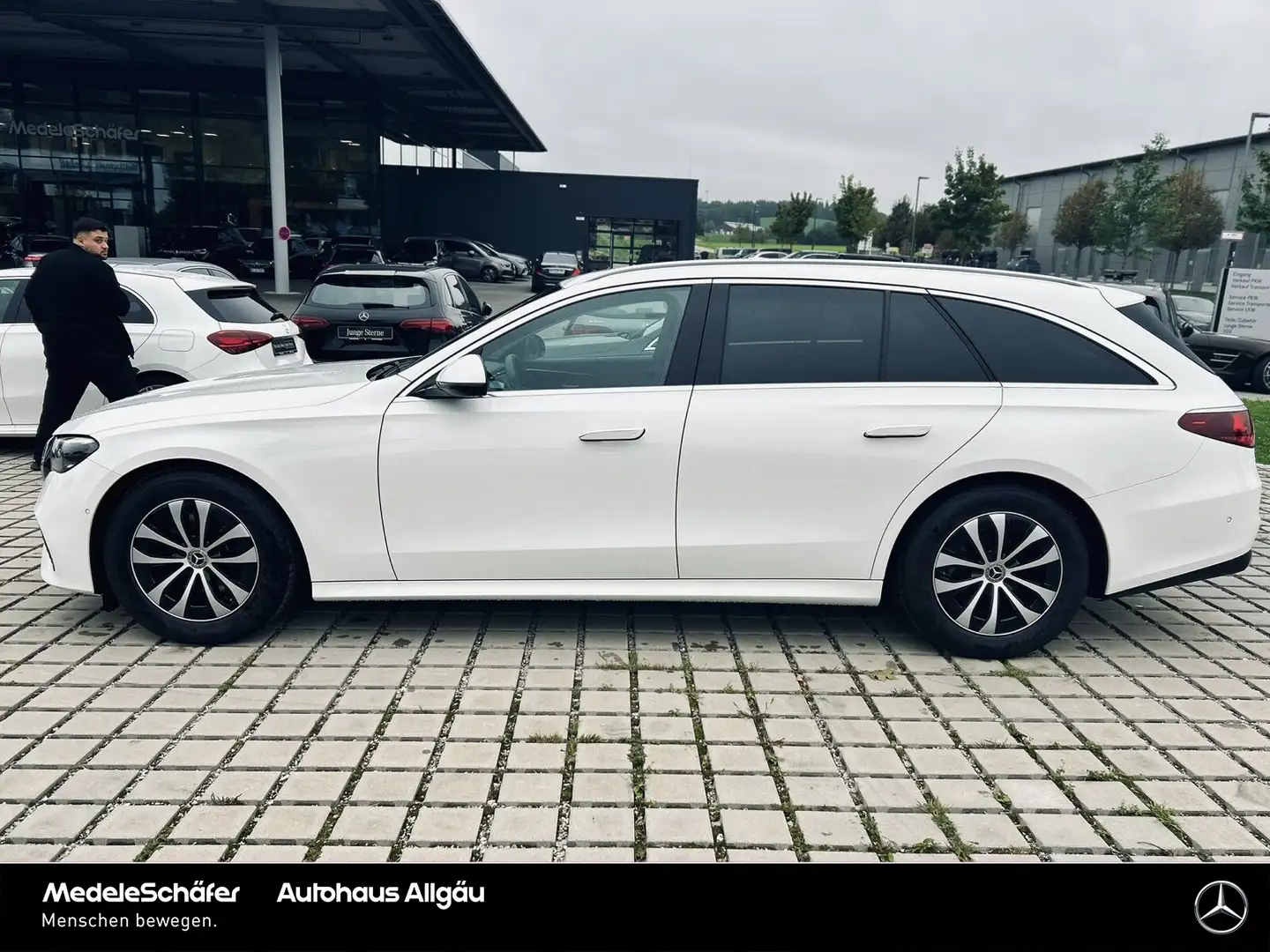 Mercedes-Benz E 220 E 220 T d Avantgarde AHK Distronic WDGlas-dunkel Weiß - 2