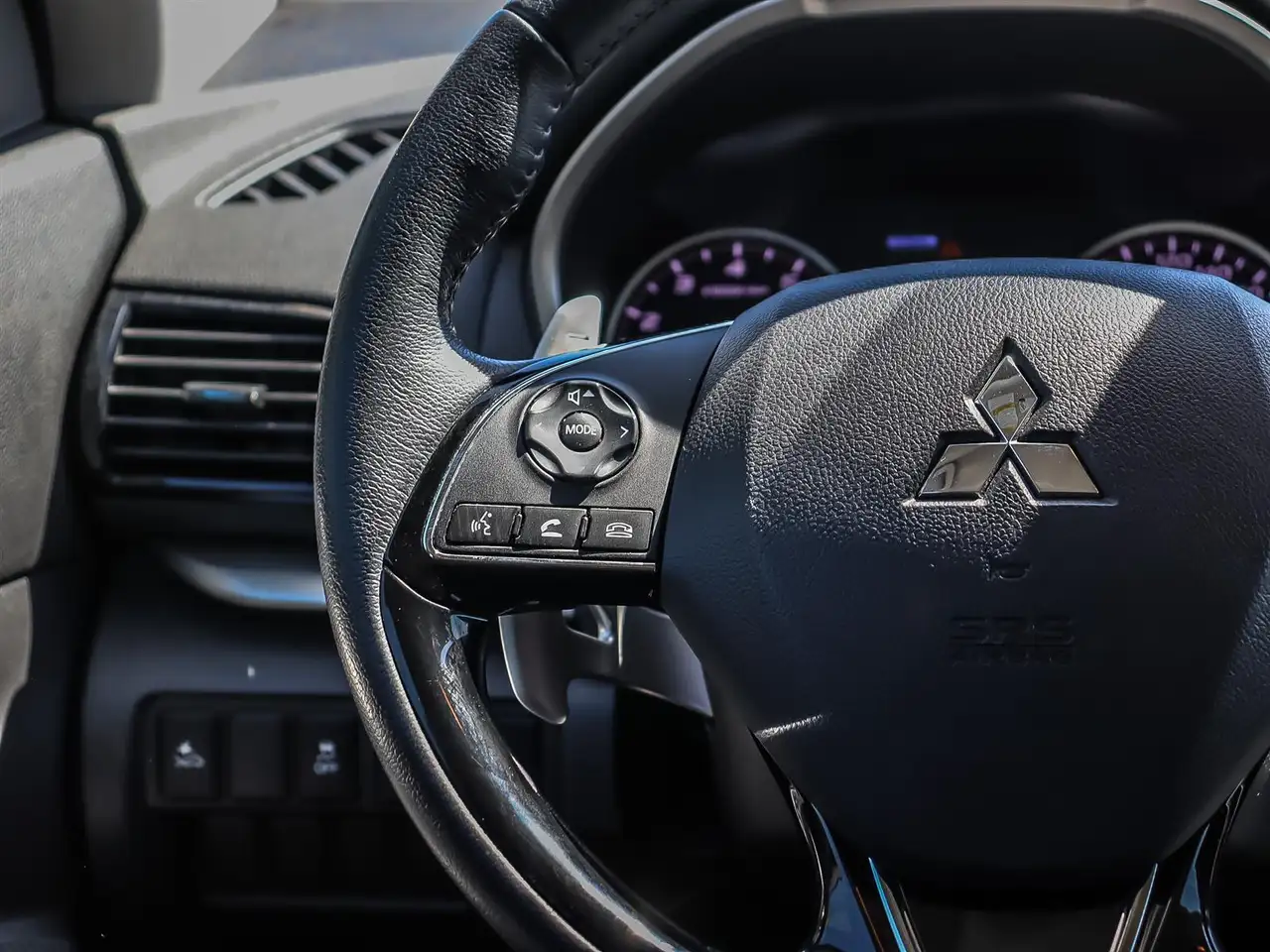 Mitsubishi Eclipse Cross снимка Mitsubishi Eclipse Cross