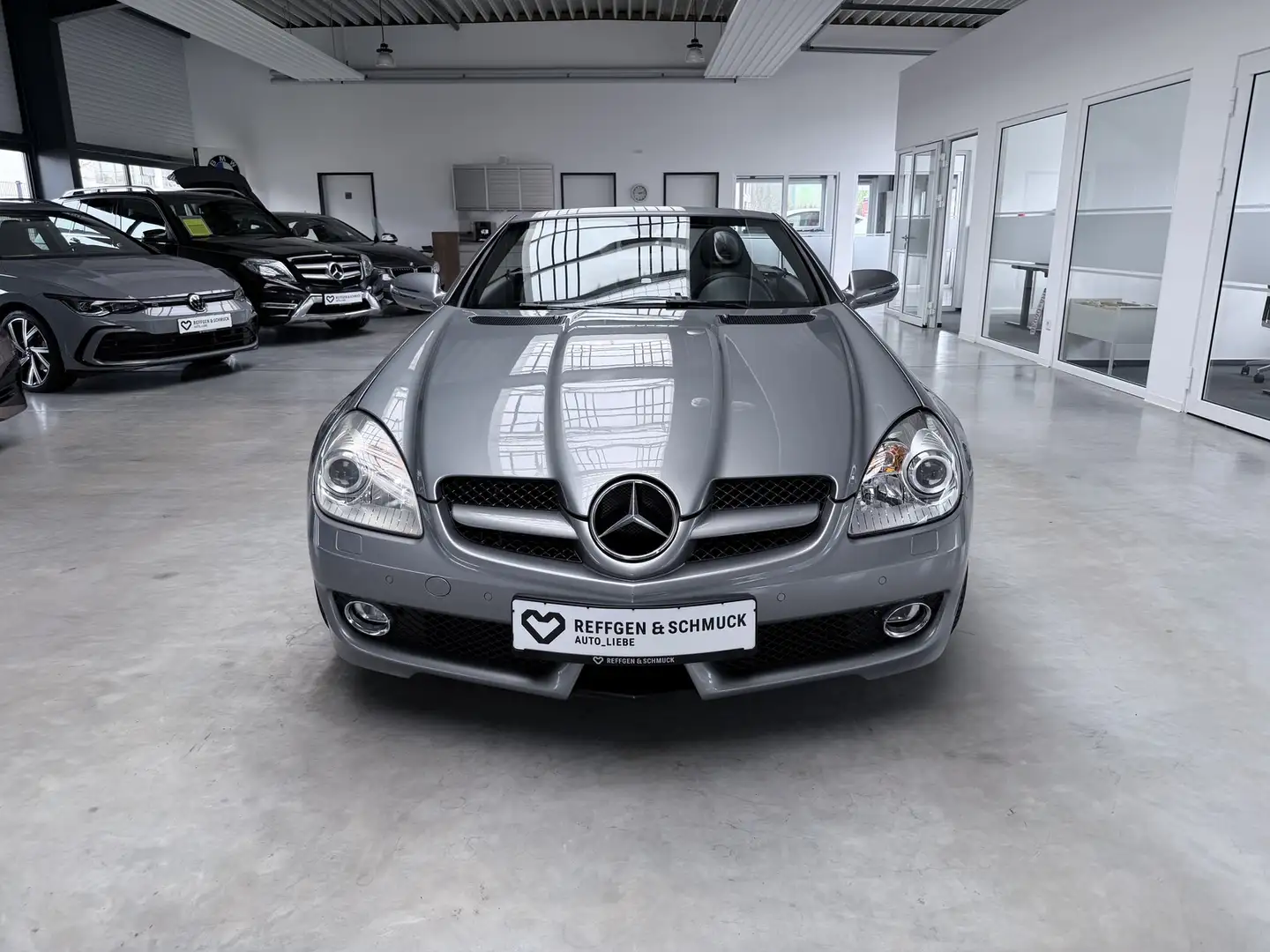 Mercedes-Benz SLK 200 AUTOMAT+KLIMA+LEDER+XENON+AIRCARF+ALU+TÜ Grau - 2