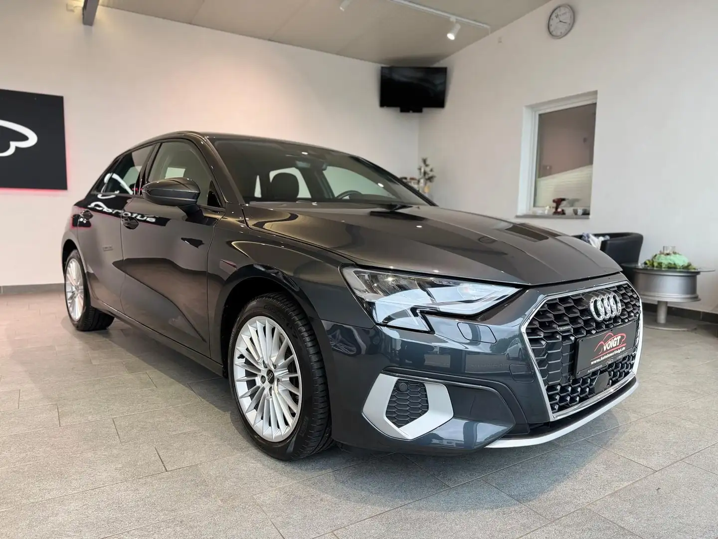 Audi A3 Sportback 40 TFSI Quattro LED S-tronic Grau - 2