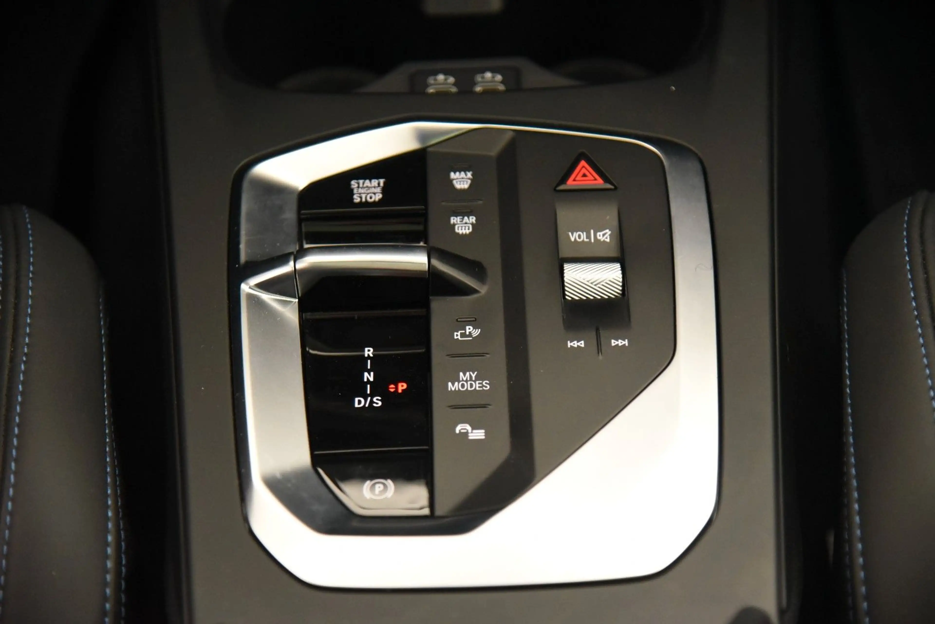BMW 120 M Sport Pro ACC LED Pano HUD ParkAss Alarm — photo 15
