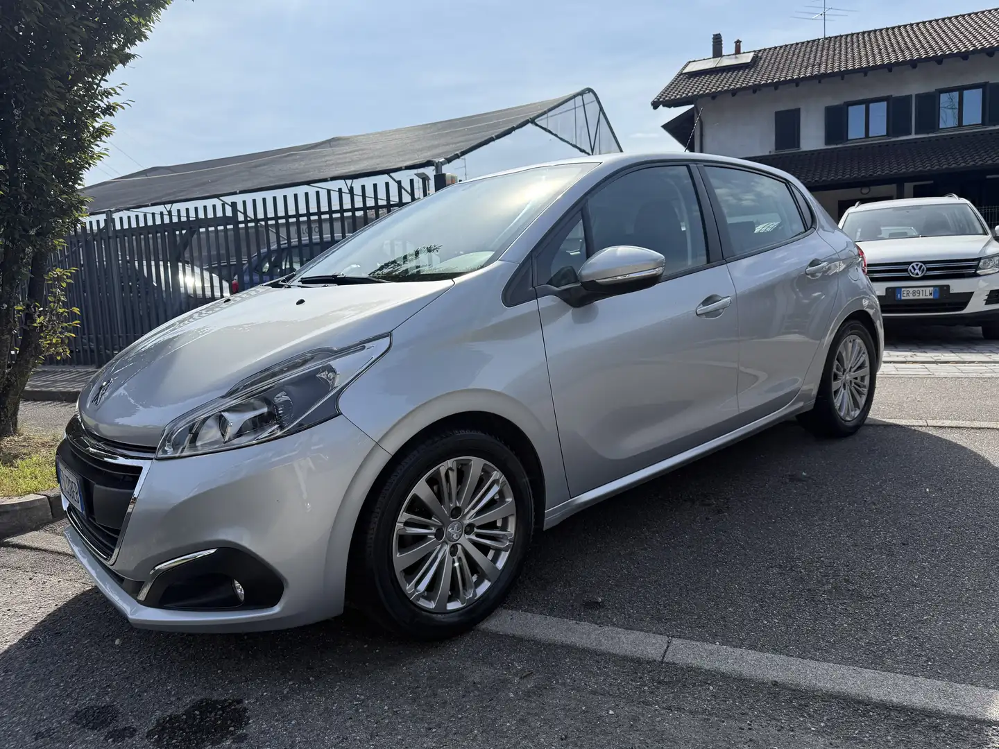 Peugeot 208 1.2 puretech Allure 82cv Per Neopatentati EURO6 Argento - 2
