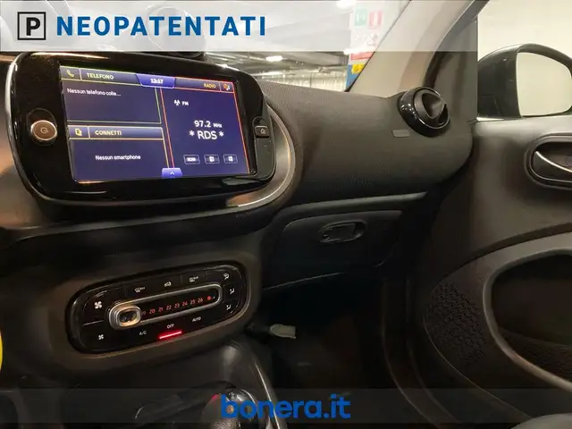 smart Fortwo view 12