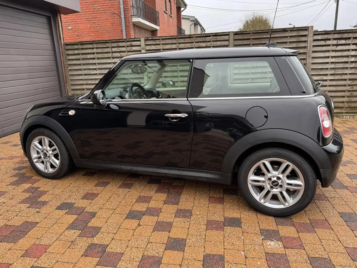 MINI Cooper benz.+autom. Maar 50.000km! Gekeurd voor verkoop! Noir - 2