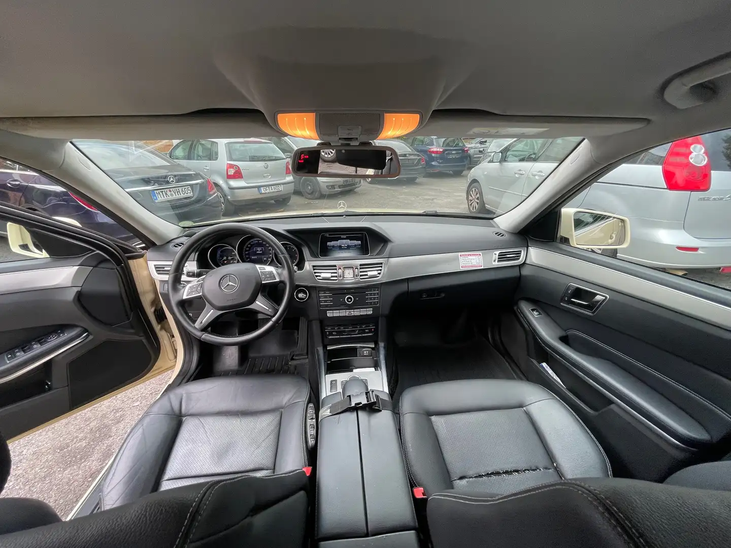 Mercedes-Benz E 200 BlueTEC Giallo - 1
