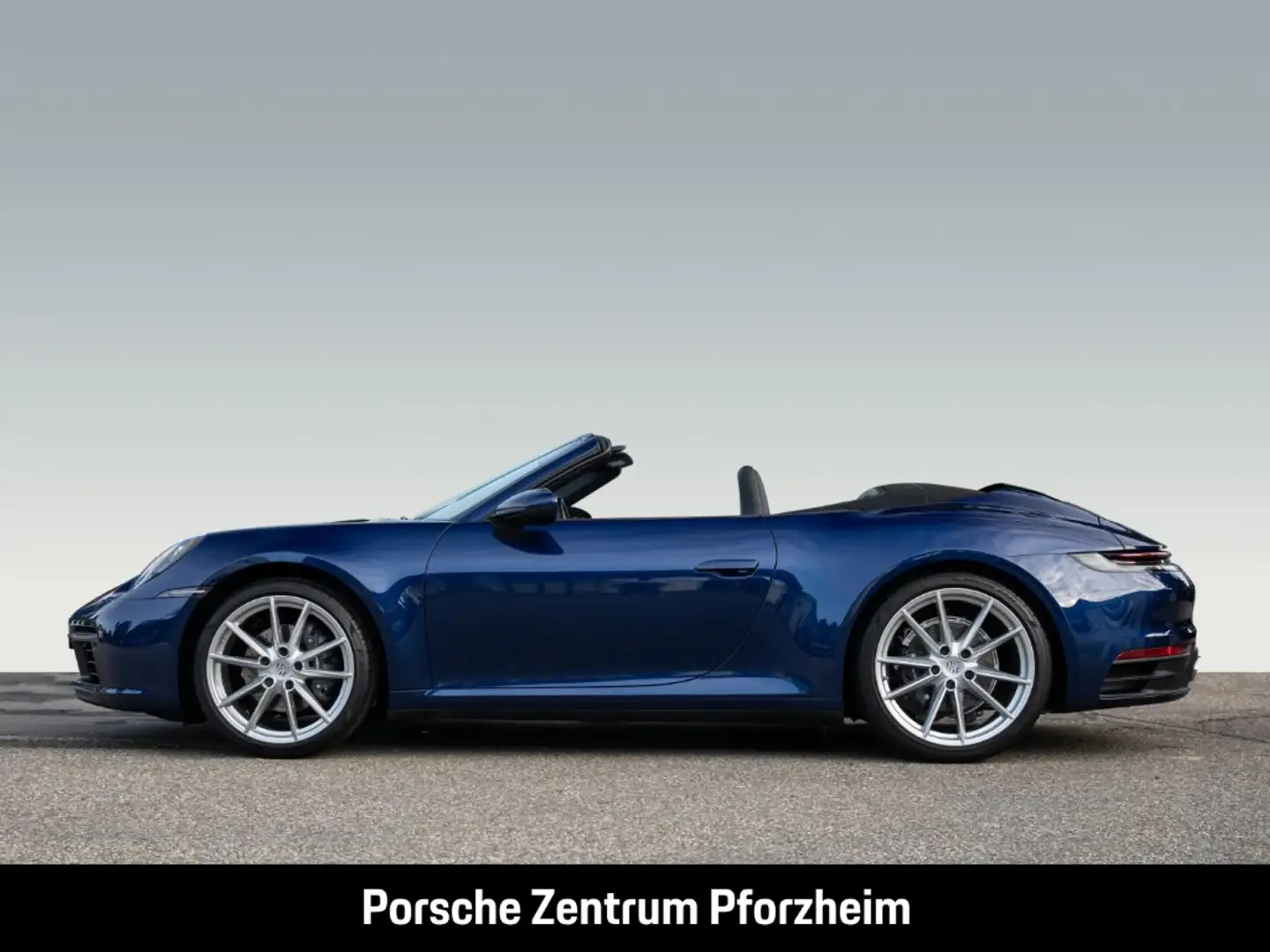 Porsche 992 911 Carrera Cabriolet Sportabgas 21-Zoll LED Blau - 2