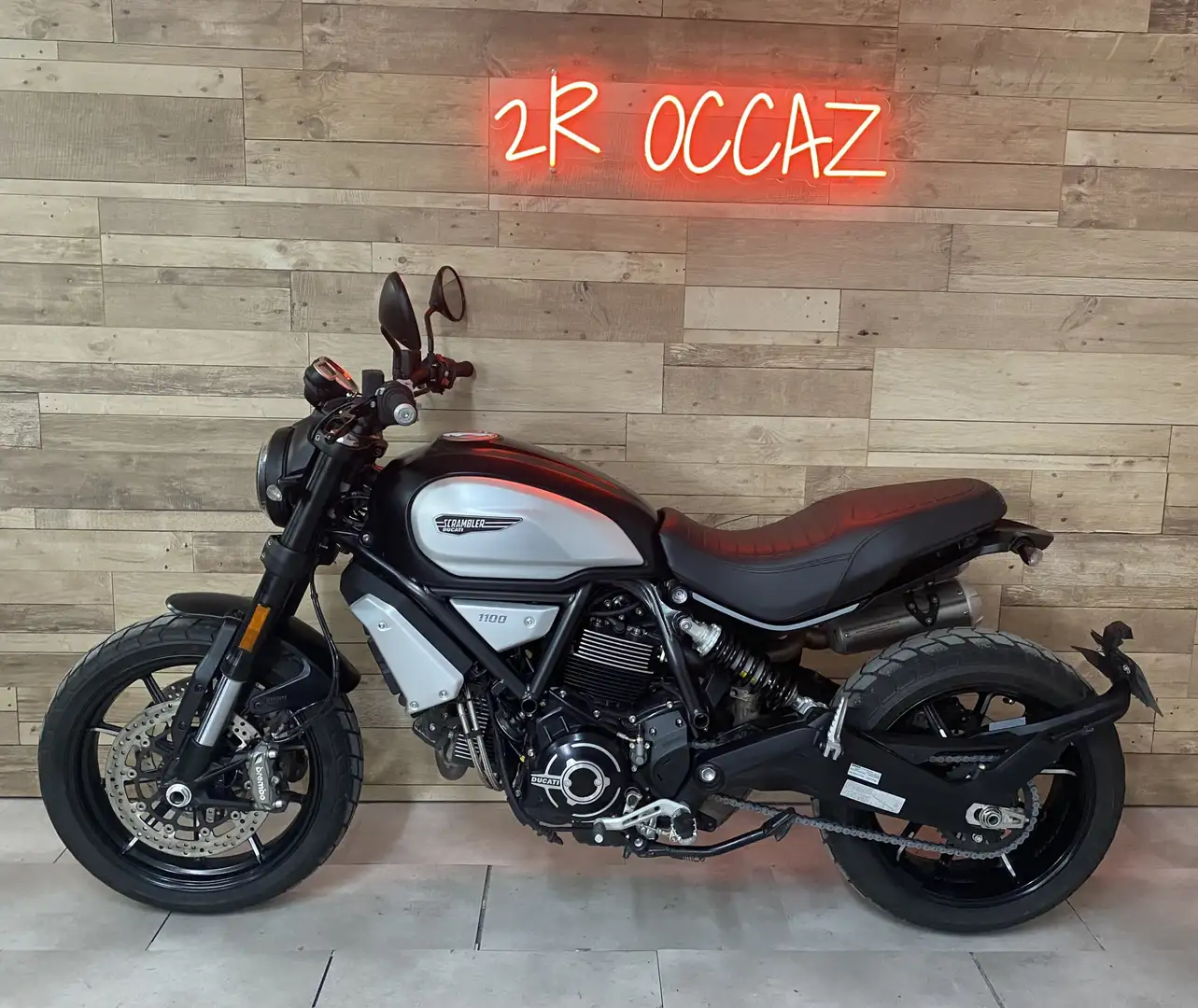 Ducati Scrambler Gris - 2