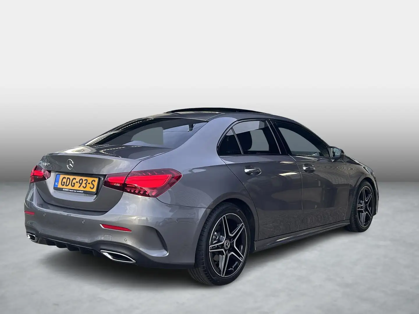 Mercedes-Benz A 180 Star Edition AMG Line | Panoramadak | Stoelverwarm Grau - 2