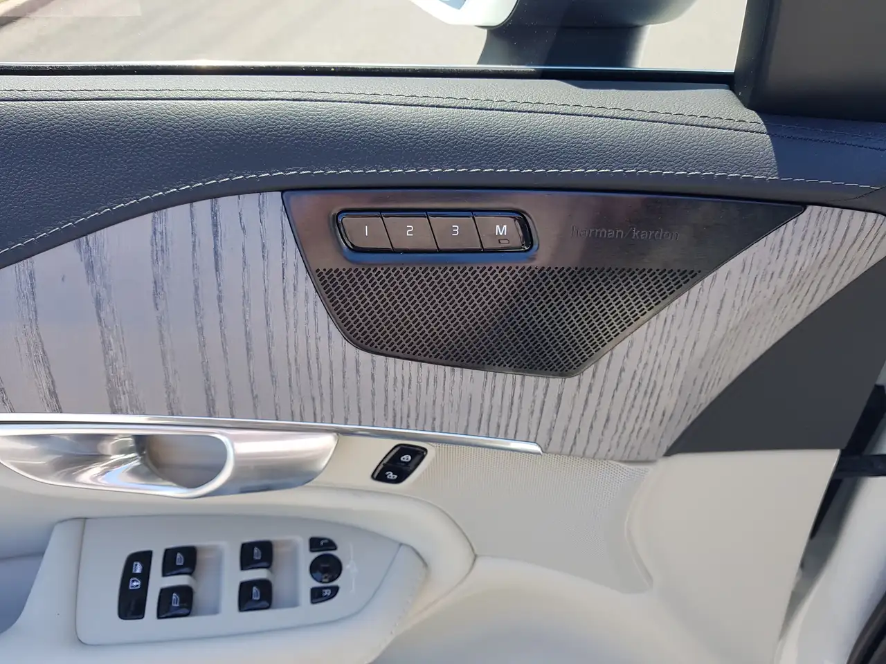 Volvo XC90 снимка Volvo XC90