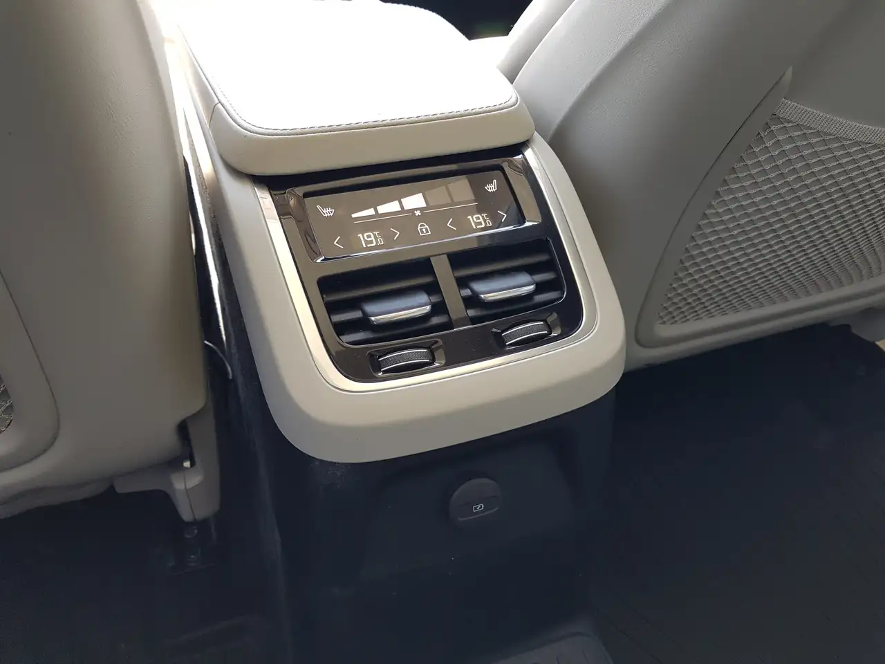 Volvo XC90 снимка Volvo XC90