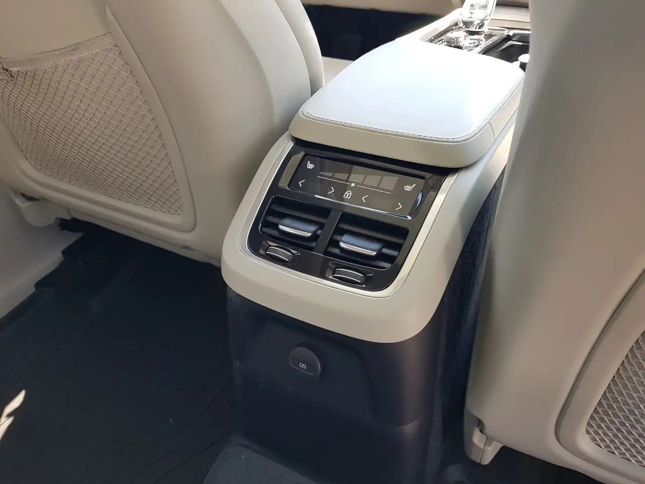 Volvo XC90 снимка Volvo XC90